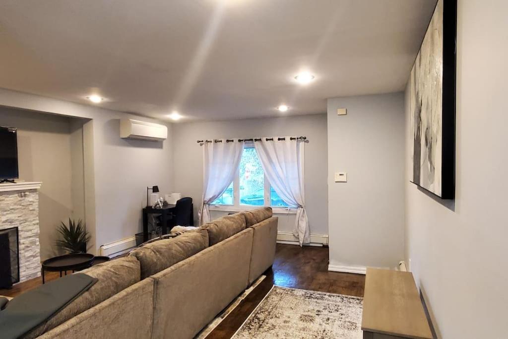 Quiet 3 Bedroom Apartment In Private Home New York Exterior photo