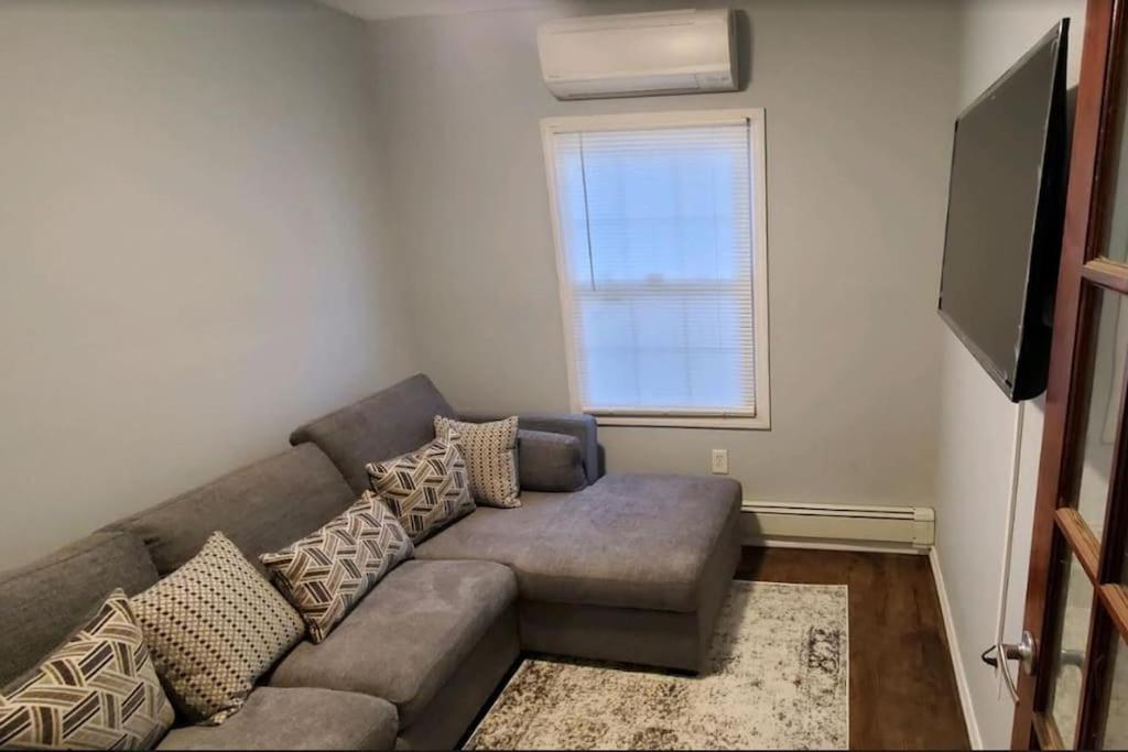 Quiet 3 Bedroom Apartment In Private Home New York Exterior photo